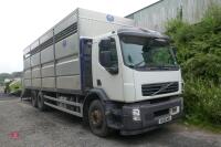 2010 VOLVO LORRY & LIVESTOCK CONTAINER - 3