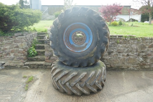 23.1 X 26 WEST SPREADER WHEELS