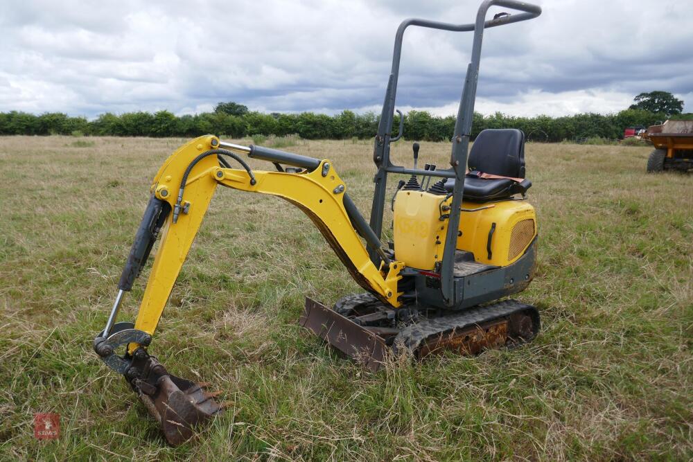 2015 WACKER NEUSON 0.8 TONNE MINI DIGGER