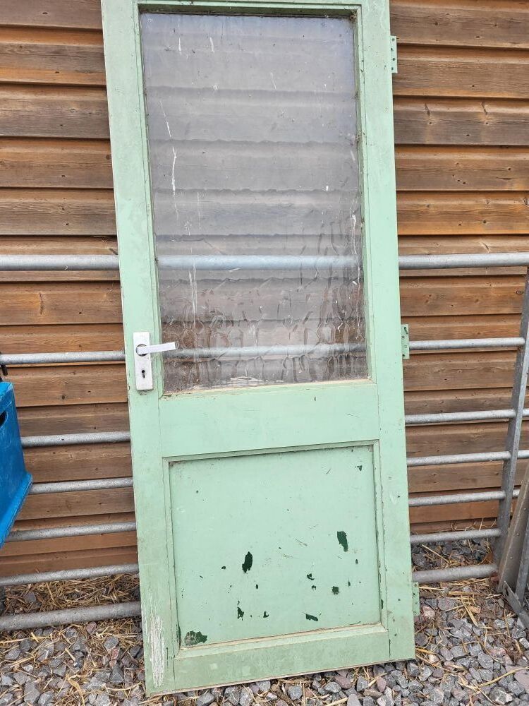 EXTERNAL DOOR