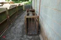 PIG HANDLING CRATE - 7