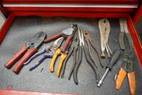 SNAP ON TOOLBOX C/W CONTENTS - 19