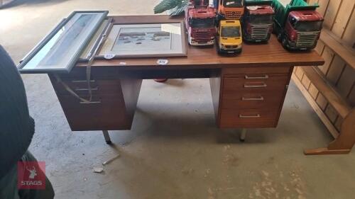 OFFICE DESK