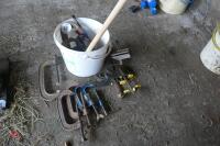 BUCKET OF G CLAMPS & OTHERS - 4