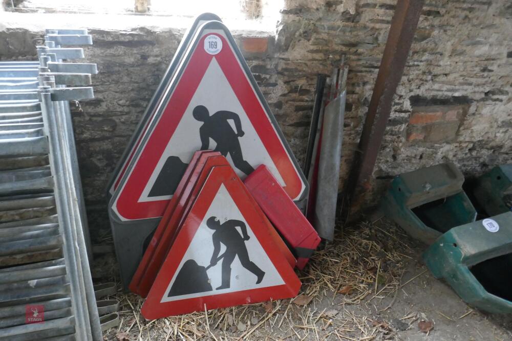 6 WORKING/HAZARD SIGNS