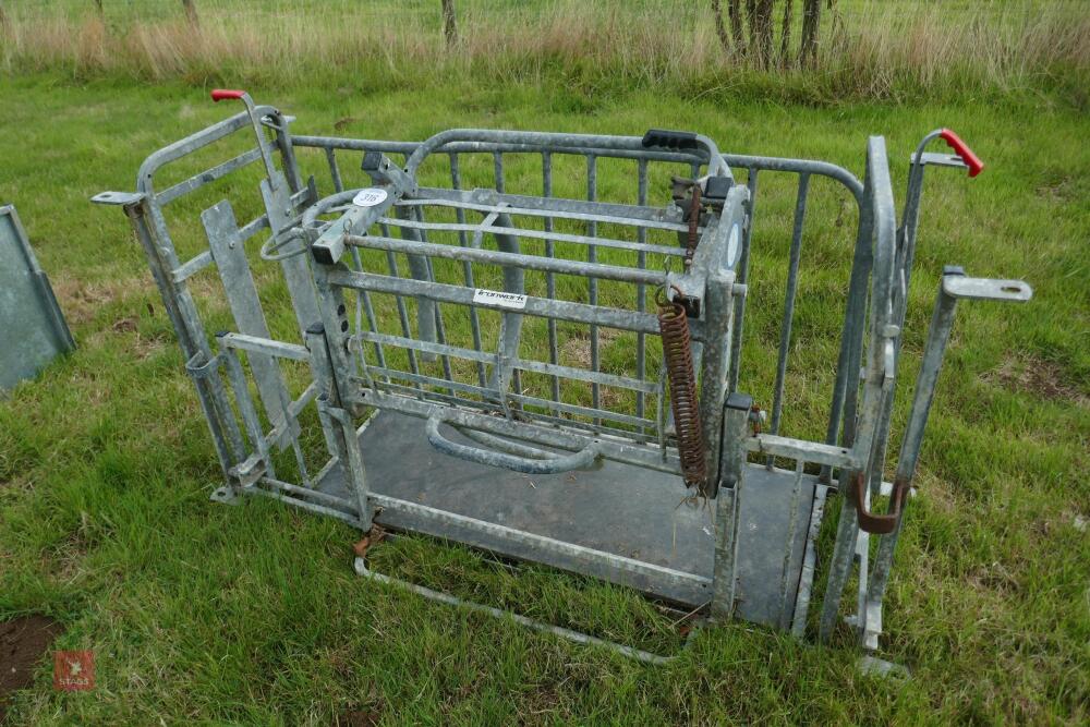 SHEEP HEAD YOKE HURDLE - GALVANISED