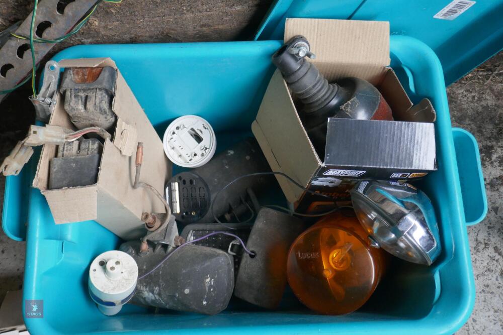 ASSORTED TRACTOR/VEHICLE LIGHTS