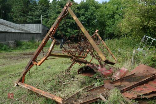 MOUNTED CHAIN HARROWS & SILAGE SIDES