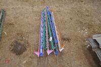 13 MIXED COLOURED ELECTRIC FENCE STAKES - 4