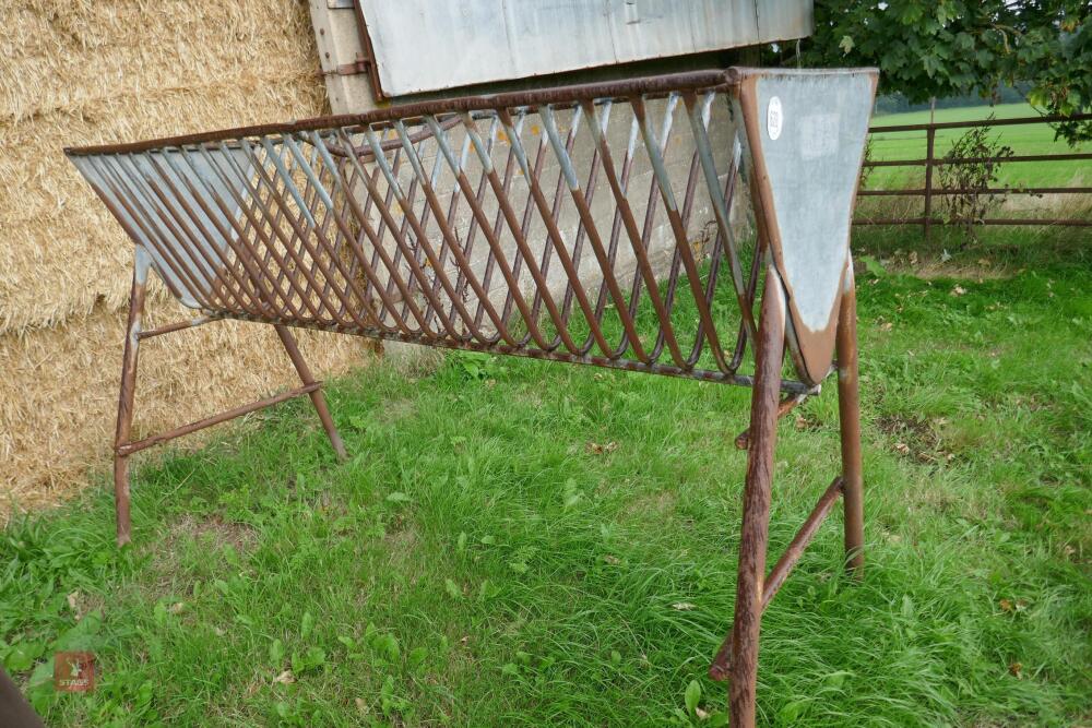 FREESTANDING 8' CATTLE HAY RACK