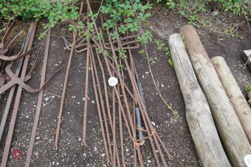 APPROX 15 METAL 'H' STAKES