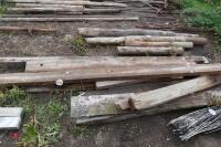 4X POSTS AND VARIOUS LENGTHS OF TIMBER - 3