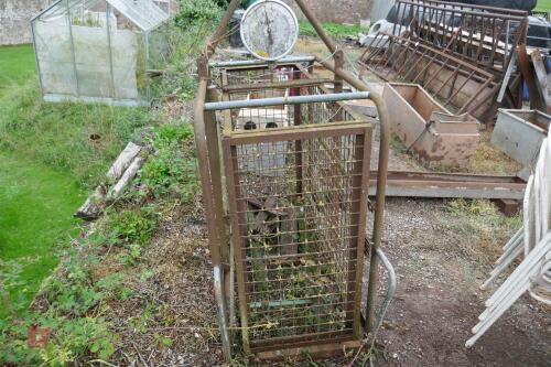 OLD PIG WEIGH SCALES