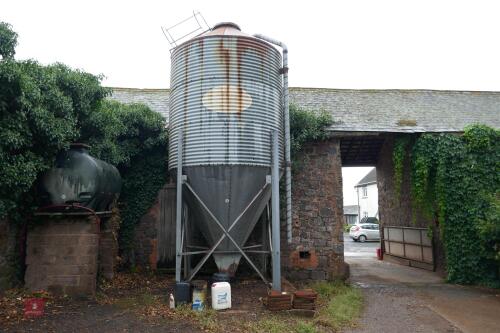 APPROX 12T GALVANISED FEED BIN