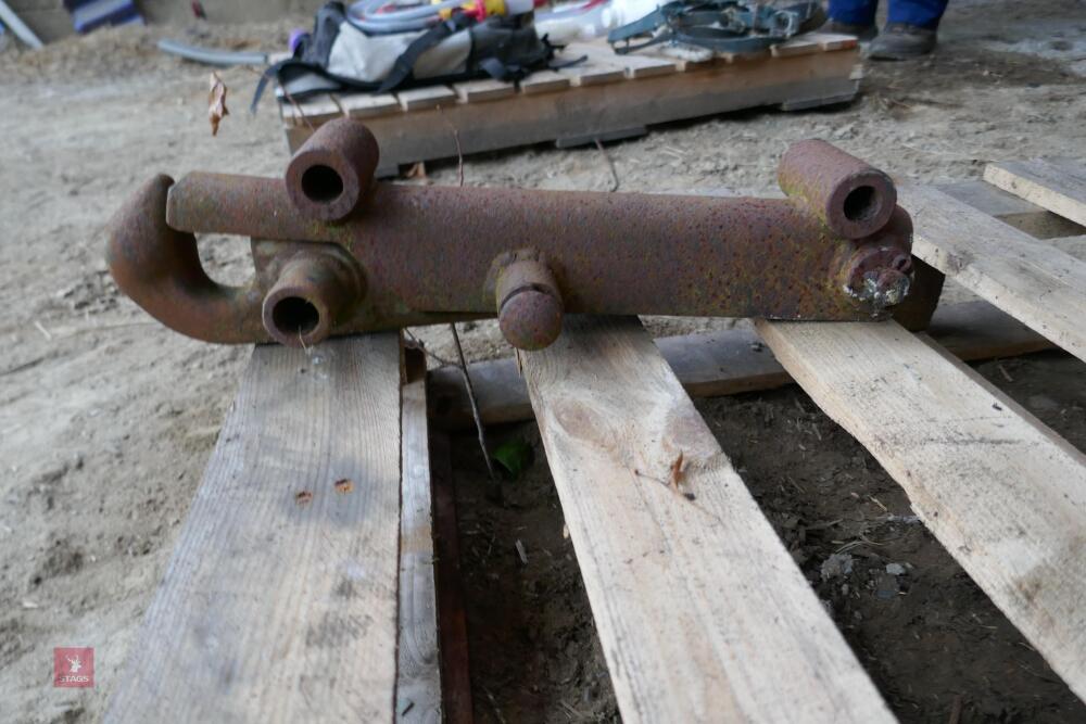 MASSEY FERGUSON 35 PICK UP HITCH