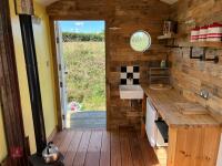 15' X 7' CANADIAN CEDAR SHEPHERDS HUT - 12