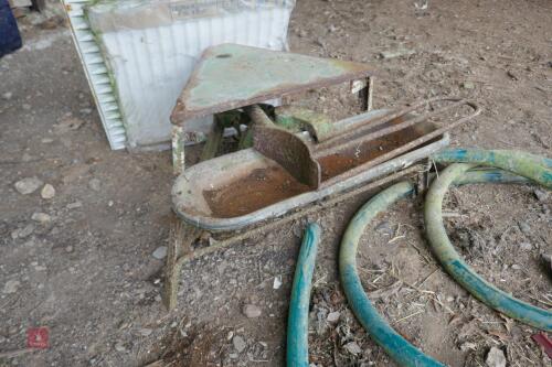 VINTAGE SELF FILL WATER TROUGH