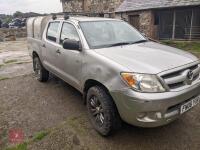 06 TOYOTA HILUX SILVER TRUCK - 5