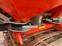 KUHN AXIS FERTILISER SPINNER - 3