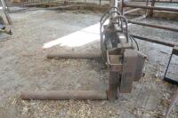 QUICKE FLEXIBLE BALE HANDLER - 5