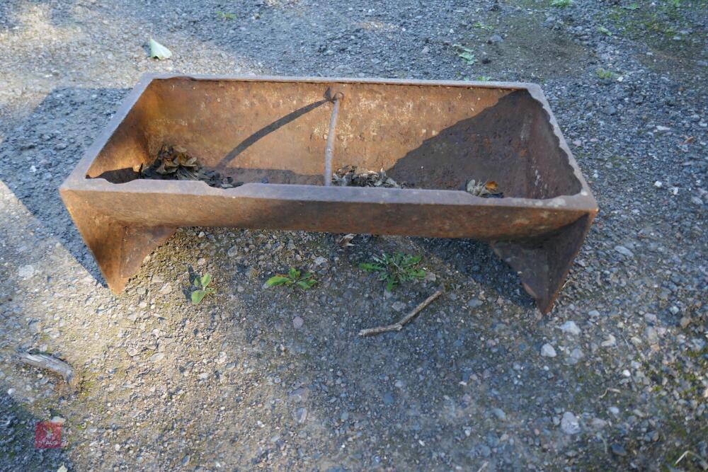 SMALL CAST IRON FEED TROUGH