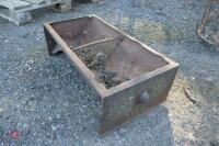 SMALL CAST IRON FEED TROUGH - 5