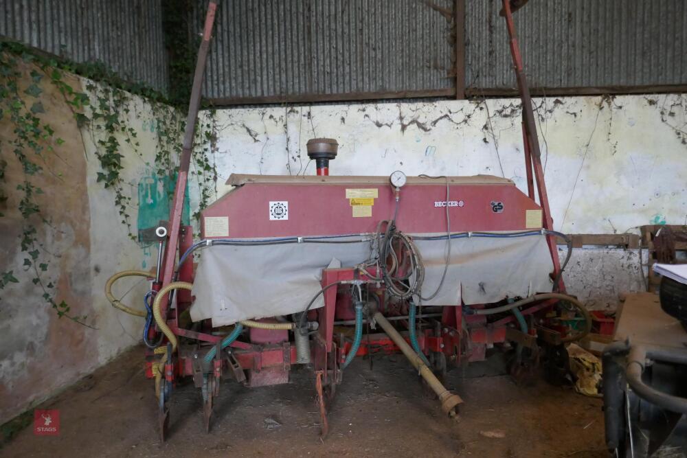 BECKER AEROMAT T 6 ROW MAIZE DRILL