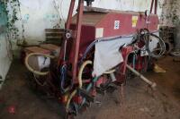 BECKER AEROMAT T 6 ROW MAIZE DRILL - 6