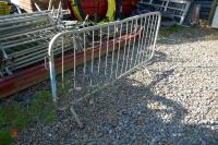 20 INTERLOCKING PEDESTRAIN BARRIERS - 4