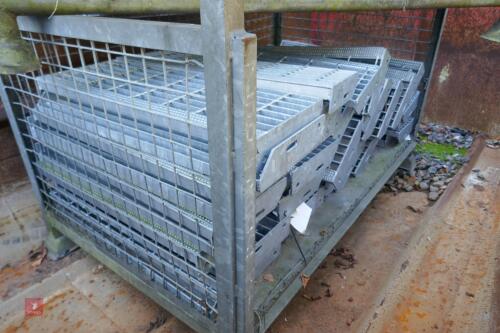 45 GALVANISED FIRE ESCAPE STEPS