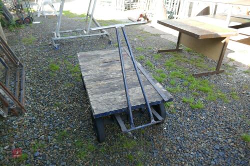 4 WHEEL TROLLEY AND TABLE