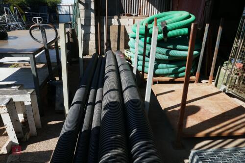 5 MIXED LENGTHS OF BALCK DRAINAGE PIPE