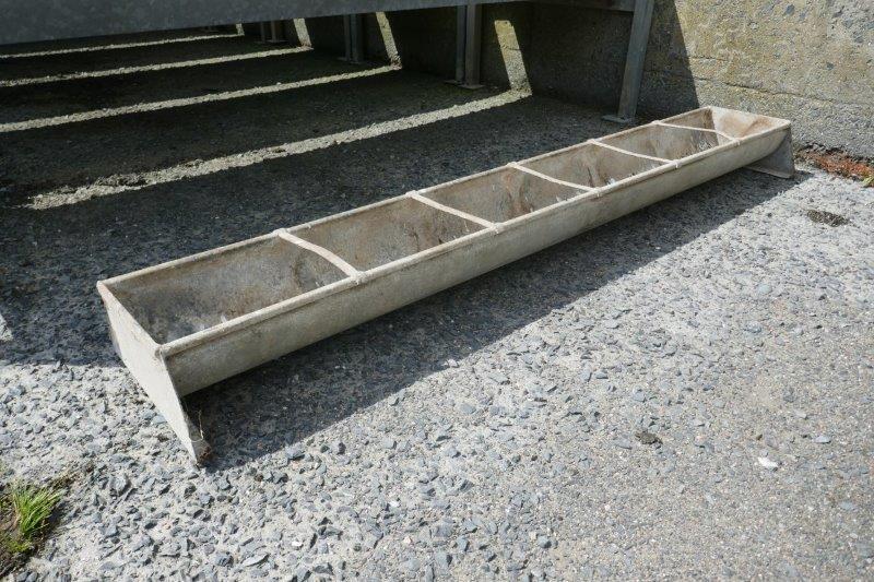 GALVANISED 6' GROUND FEED TROUGH