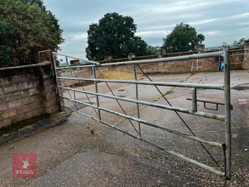 19' HOMEMADE YARD GATE (2)