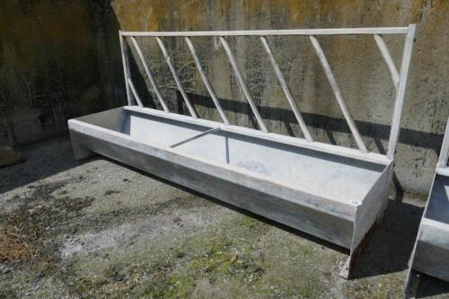 10' FREESTANDING FEED BARRIER/TROUGH