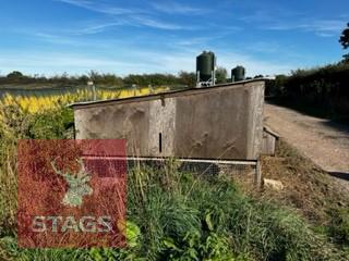 2 SECTIONAL PARTRIDGE WINTERING VERANDA