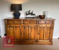 LARGE WOODEN SIDEBOARD - 6