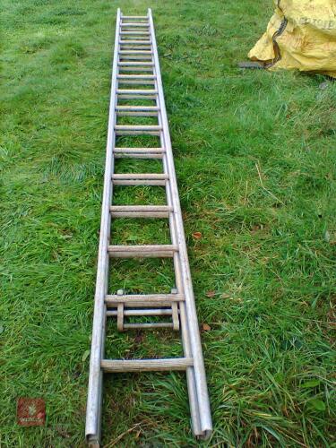 EXTENDING ALUMINIUM LADDER