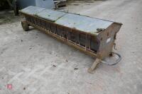 IAE GALVANISED LAMB MOBILE CREEP FEEDER - 3