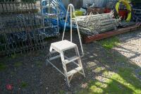 ALUMINIUM DOUBLE SIDED STEP LADDER - 2