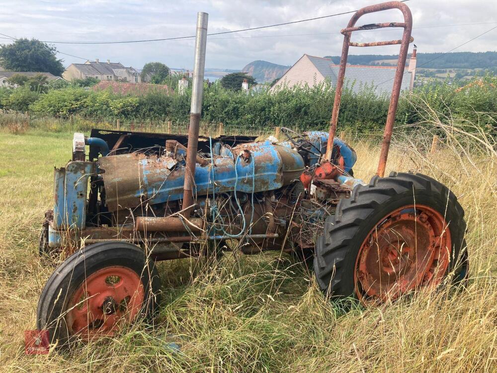 FORDSON MAJOR 6 CYLINDER 2WD TRACTOR(s/r