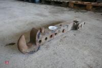 NH REVERSIBLE DRAWBAR + PICK UP HITCH - 6