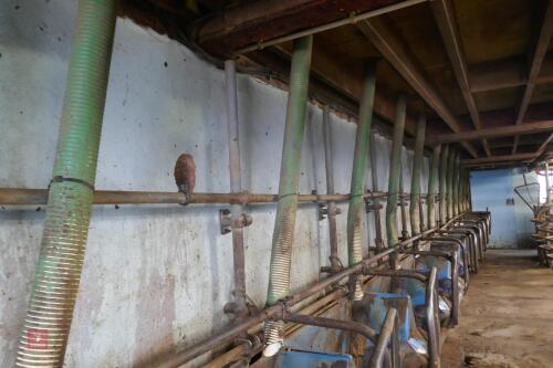 PARLOUR FEEDERS