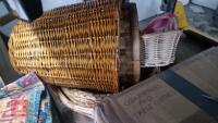 WICKER BASKET AND TEA TOWELS - 2