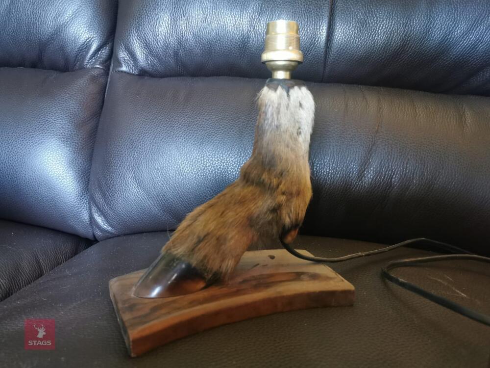 RED DEER SLOT TABLE LAMP