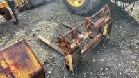 SET OF PALLET FORKS - 4