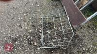 1 X MESH HAY RACK - 3