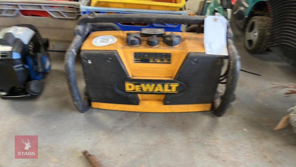 DEWALT RADIO 240V GWO