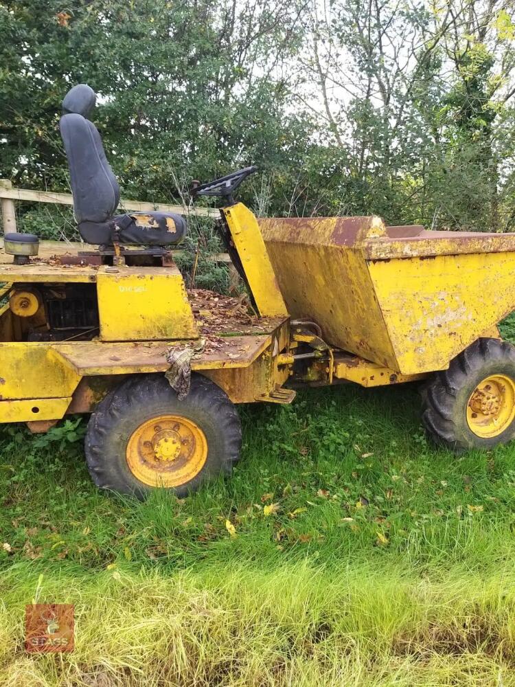 1990 MOXY THREE TON DUMPER