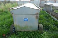 IAE MOBILE 8' SHEEP HAY FEEDER - 3